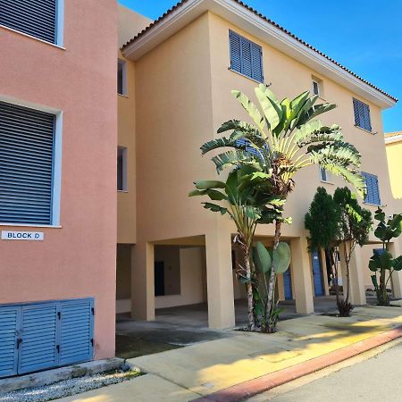 Sunny Limnaria Gardens 2 Bedroom Apartment Paphos Bagian luar foto