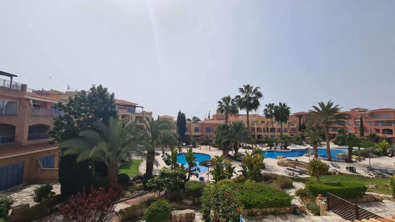 Sunny Limnaria Gardens 2 Bedroom Apartment Paphos Bagian luar foto